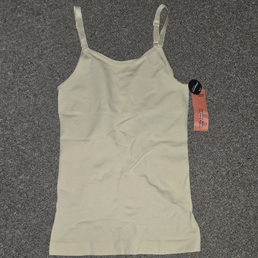 Shapermint & Empetua Scoop Neck Cami Bundle
